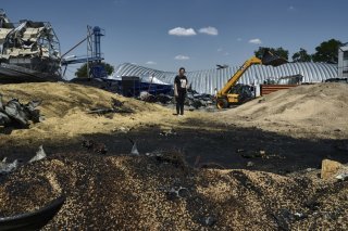 Désolation après une frappe russe à Odessa.